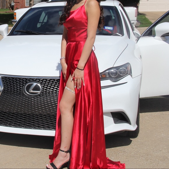 RED PROM DRESS ! - Picture 1 of 3